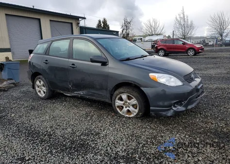 2006 Toyota Corolla Matrix Base z USA, uszkodzony, nr VIN 2T1LR30EX6C560591